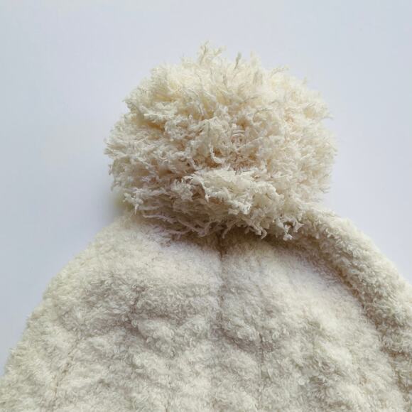 Barefoot Dreams Cozychic Cable Beanie with Pom Pom Cream NEW - Picture 5 of 8